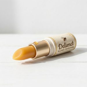 Honey and propolis lip balm - 15 units